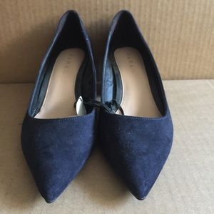 Zara block heel classic pump - size 7 (37)
